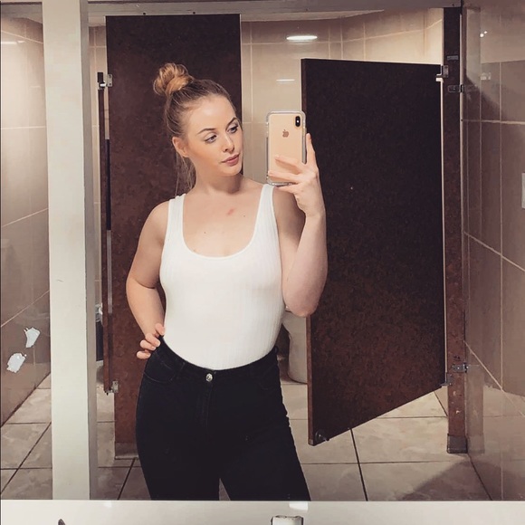 Meet your Posher, Shelby - Picture 1 of 1